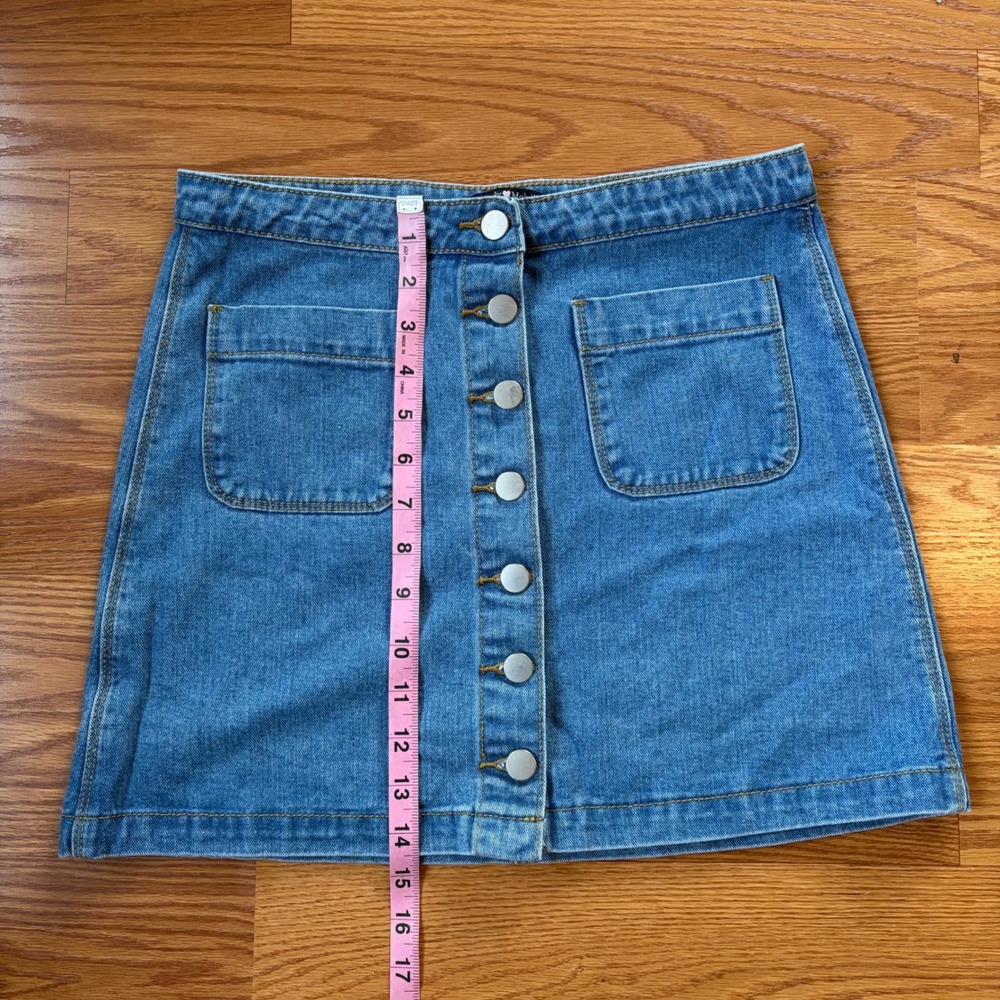 Brandy Melville Denim Button Front Patch Pockets Mini Skirt Size Medium - Picture 5 of 8